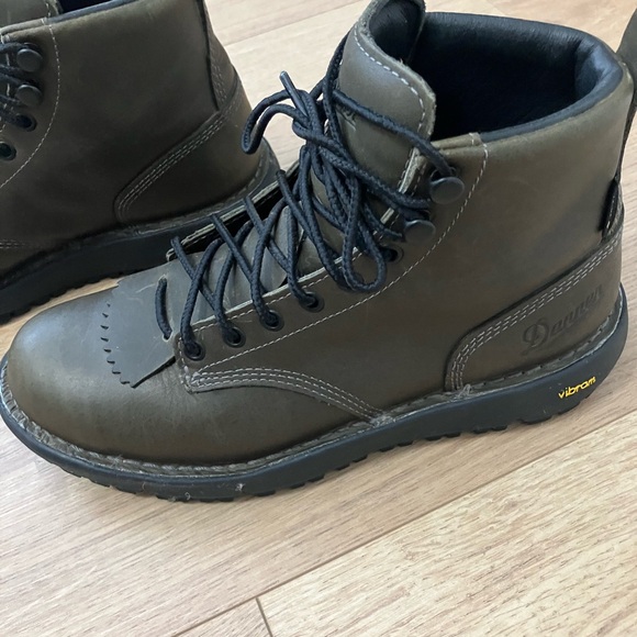 Danner Women’s Olive Leather Boots - Picture 11 of 12